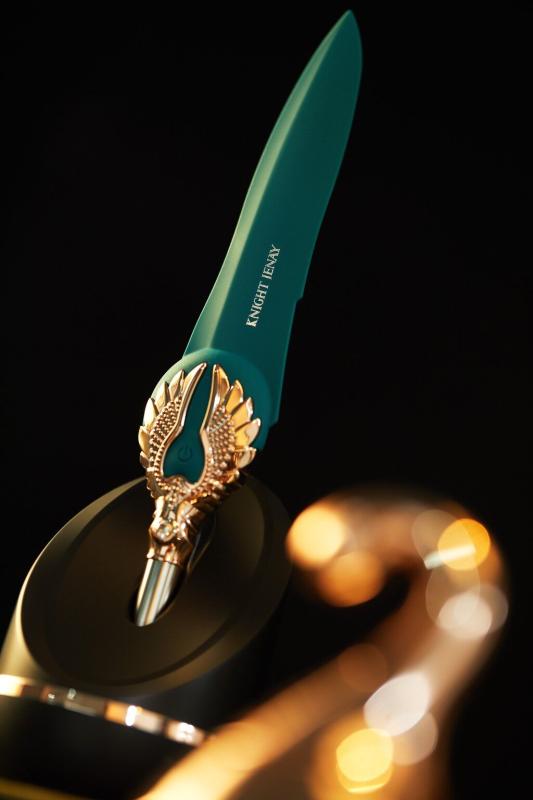 SO6557 Изысканный вибратор Knight Jenay FLOWERS & SWORD, маска, лента и лубрикант в комплекте