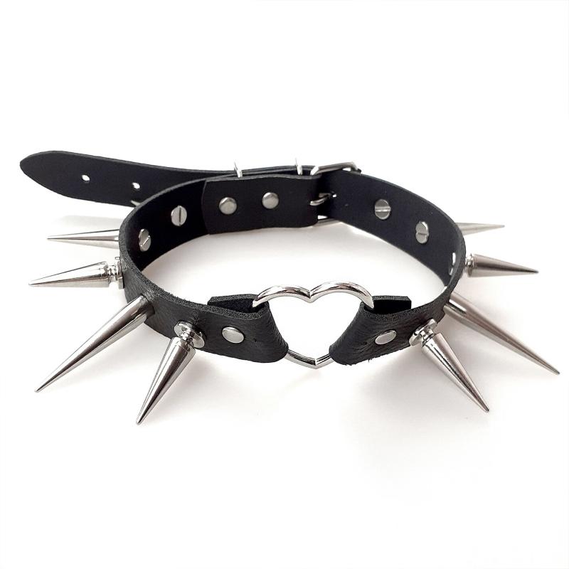 SO6703 Чокер Серце з великими шипами, із натуральної шкіри Art of Sex - Crystal, колір Чорний