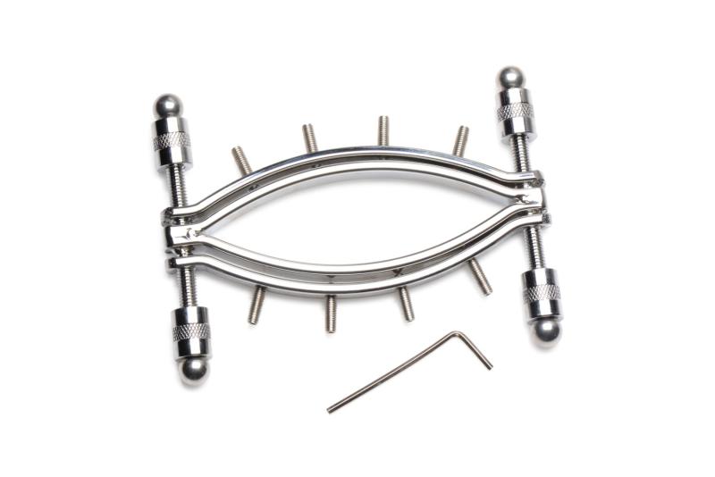 SO8798 Зажим для половых губ Master Series Spread'Em Poker Vagina Clamp with Adjustable Pressure Screws