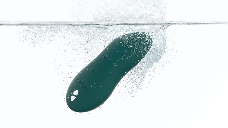 SO6935 Мощный мини-вибромассажер Touch X Green Velvet by We-Vibe, удобно совмещать с проникающим сексом