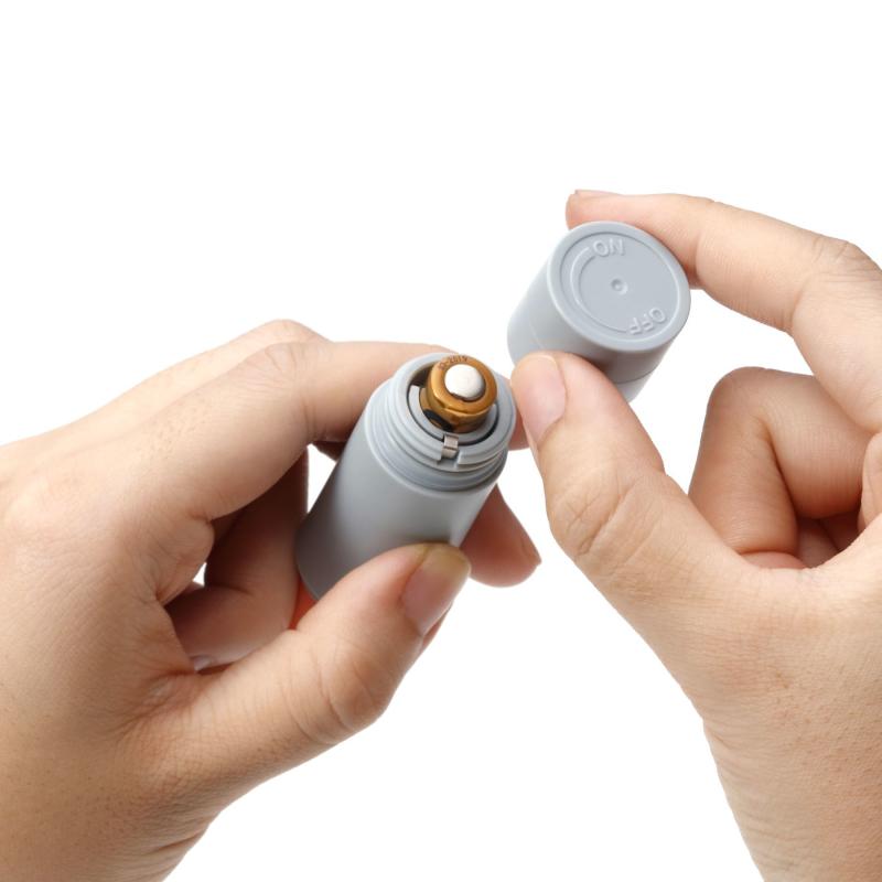 SO2011 Вібратор-помада IROHA STICK Grey