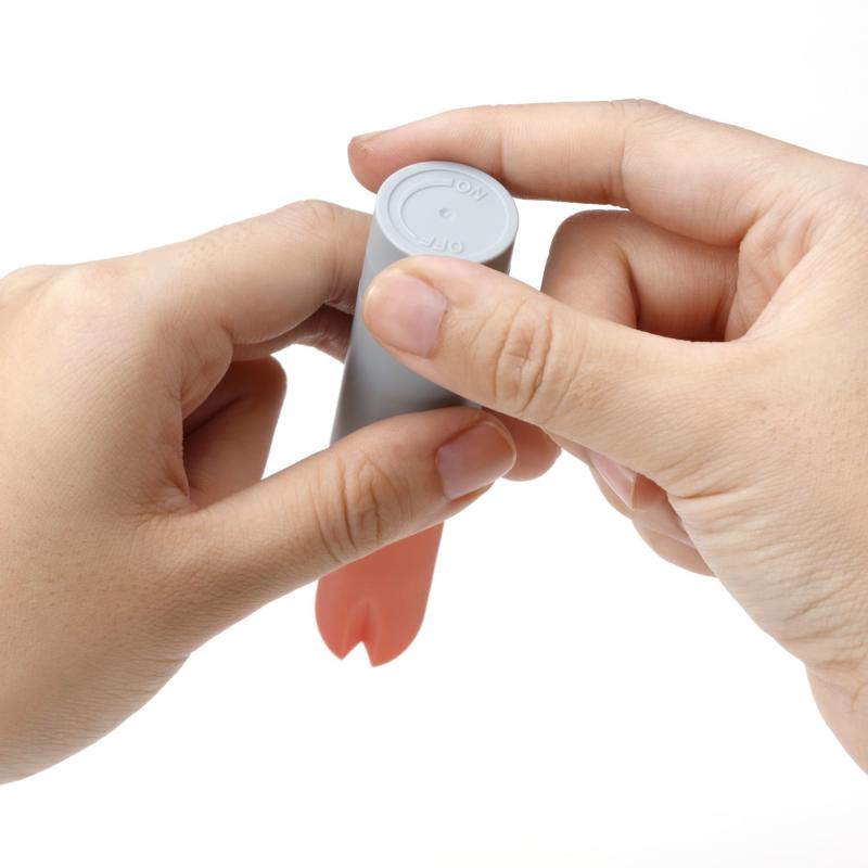 SO2011 Вібратор-помада IROHA STICK Grey