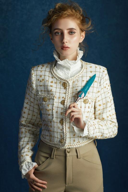 SO6557 Изысканный вибратор Knight Jenay FLOWERS & SWORD, маска, лента и лубрикант в комплекте