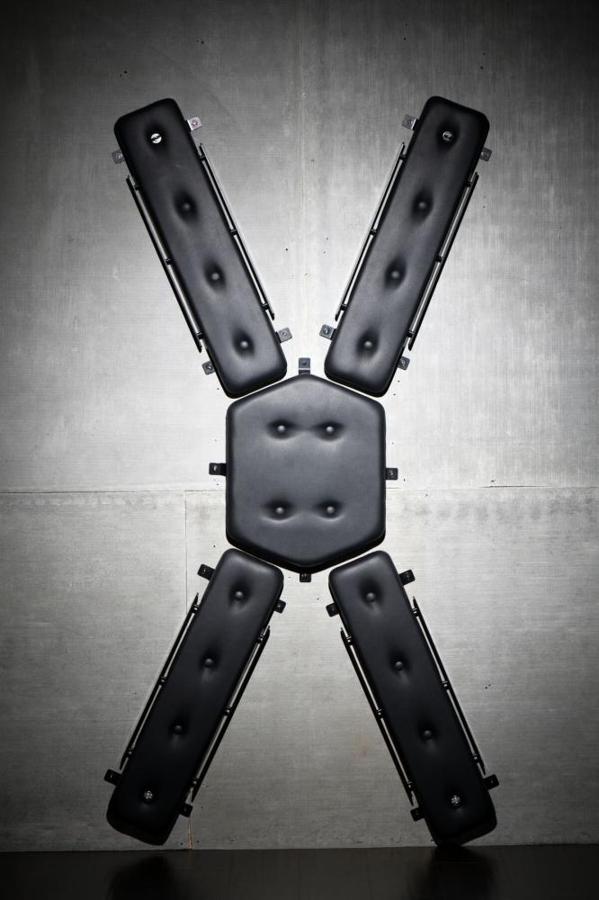 SO8802 Андреевский крест Master Series St. Andrew's Cross, крепится на стену