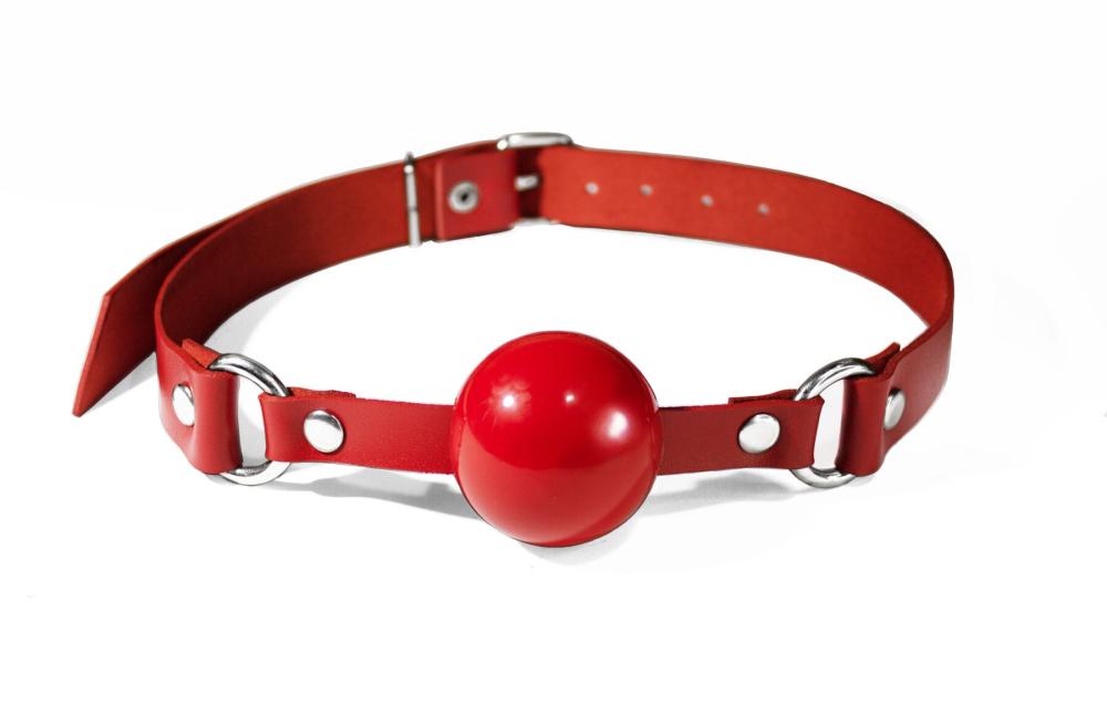 SO8267 Кляп силиконовый Feral Feelings Silicon Ball Gag Red/Red, красный ремень, красный шарик
