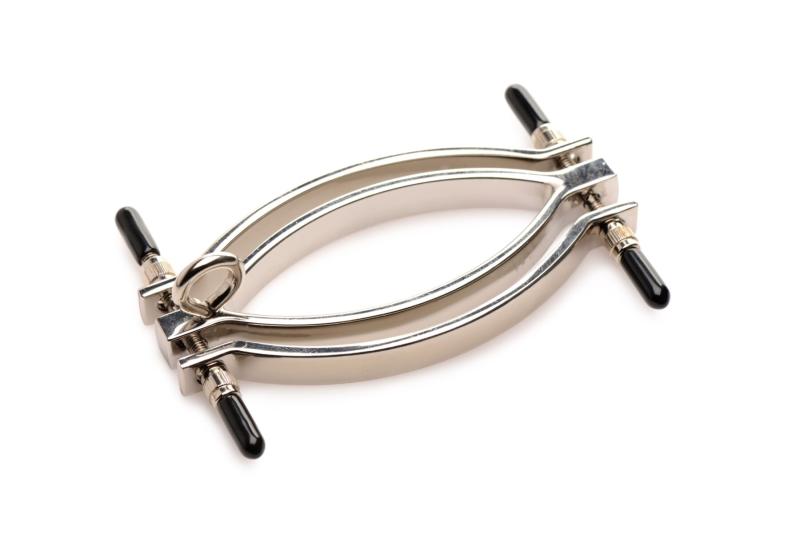 SO8797 Зажим для половых губ с поводком Master Series Pussy Tugger Adjustable Vagina Clamp with Chain