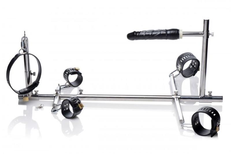 SO4422 Конструкция для фиксации с фаллоимитатором Imprisoned Metal Stockade with Dildo