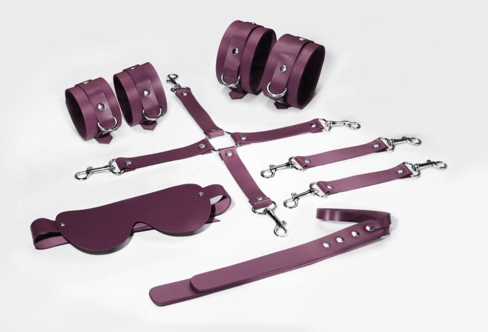 SO8274 Набор Feral Feelings BDSM Kit 5 Burgundy, наручники, поножи, крестовина, маска, паддл